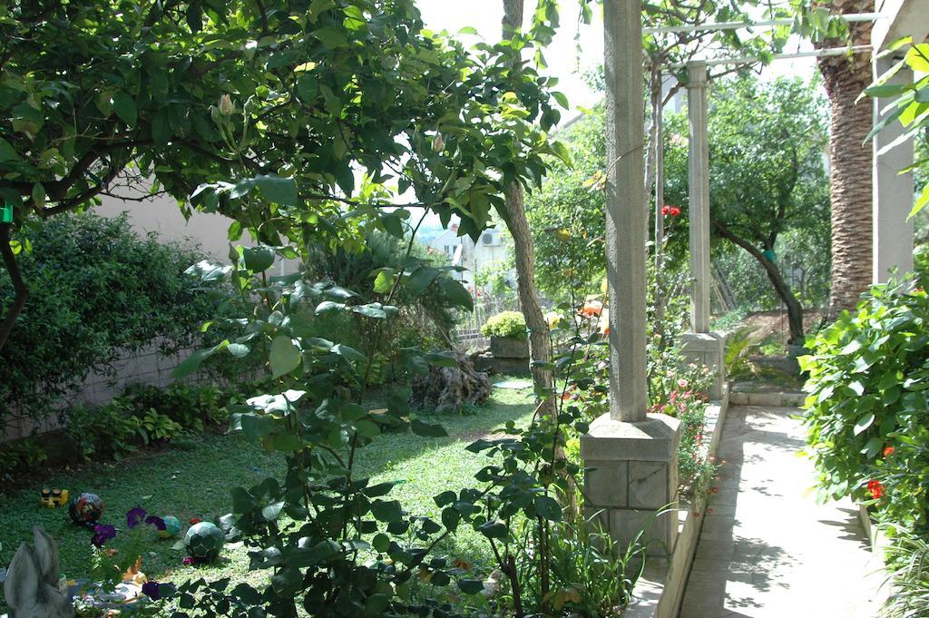 Apartment Ive Mlini Rom bilde